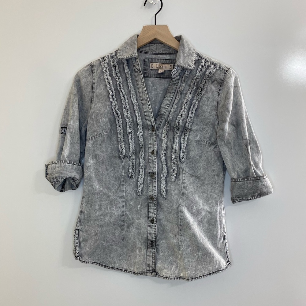 Decree Gray Ruffle Denim Button Down Top Medium
